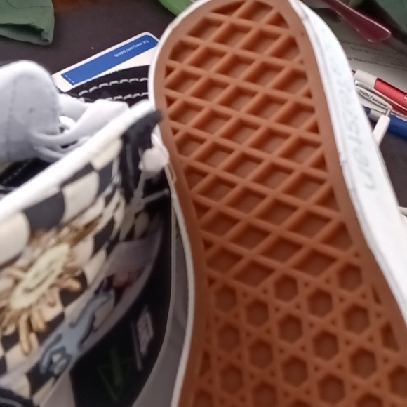 #40❤️ NWT Vans X Skateistan SK8 Hi Girls Skate Shoes - Picture 7 of 10